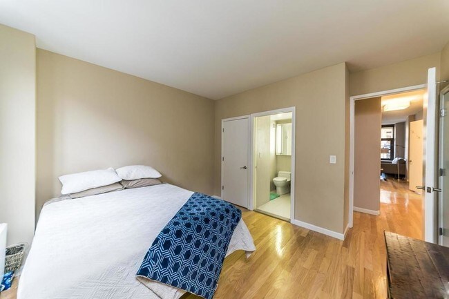 447 W 18th St-Unit -8C in New York, NY - Building Photo - Building Photo