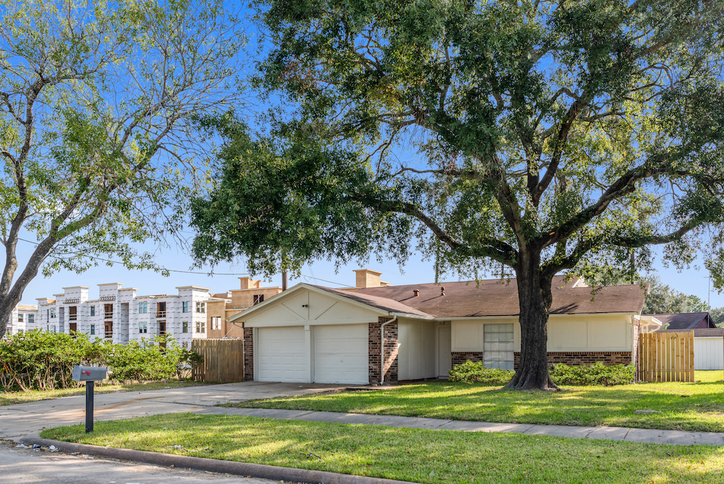 15803 Ruppstock Dr in Missouri City, TX - Building Photo