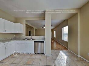 2352 E Hazeltine Way, Unit 7 in Chandler, AZ - Foto de edificio - Building Photo