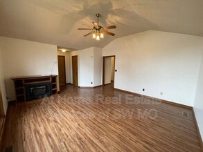 941 W Crestview St in Springfield, MO - Building Photo - Building Photo