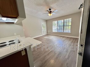 4615 Cason Cove Dr in Orlando, FL - Building Photo - Building Photo