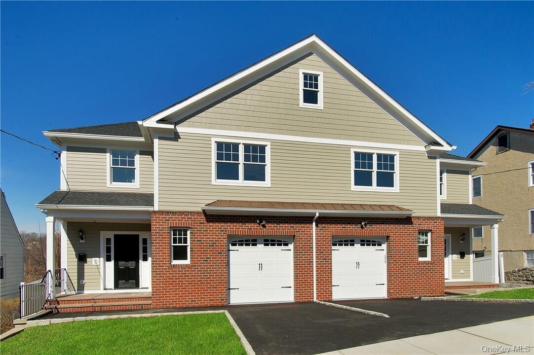 149 Lincoln Ave in Harrison, NY - Building Photo