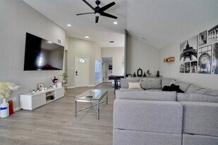 4010 Oak Terrace Ct in Houston, TX - Building Photo