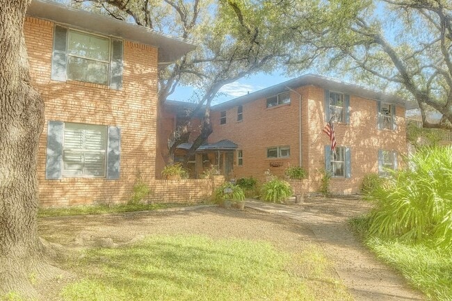 6159 Bandera Ave, Unit 6159 in Dallas, TX - Building Photo - Building Photo