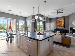 5447 E Ron Rico Rd in Cave Creek, AZ - Building Photo - Building Photo