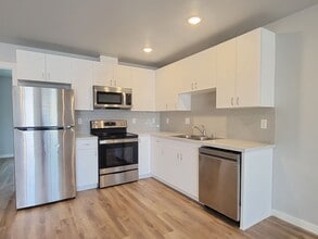 1004 Creer Way in West Richland, WA - Building Photo - Building Photo