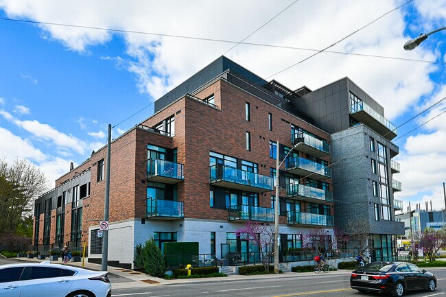 25 Malcolm Rd in Toronto, ON - Building Photo - Building Photo