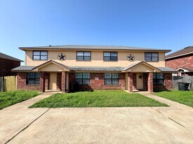 1100 Lansberry Ct in Killeen, TX - Building Photo