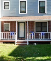 206 E Main St in Port Jefferson, NY - Building Photo