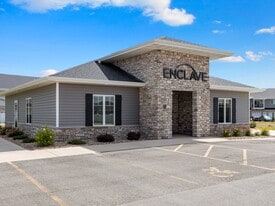 Enclave in De Pere, WI - Building Photo