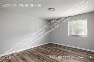 420 10th Ave Dr NE in Hickory, NC - Building Photo - Building Photo