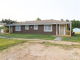 26 SE 250th Rd in Warrensburg, MO - Building Photo