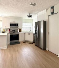 14150 Oak Ridge Dr in Davie, FL - Foto de edificio - Building Photo