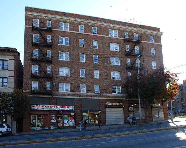 406-414 Riverdale Ave in Yonkers, NY - Building Photo - Building Photo