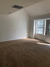 Room in House on Stonewall Pl in Douglasville, GA - Building Photo - Building Photo
