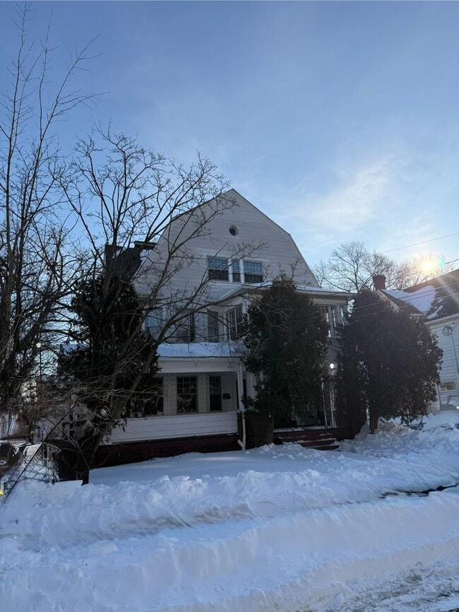 property at 82-84-84 Oxford St