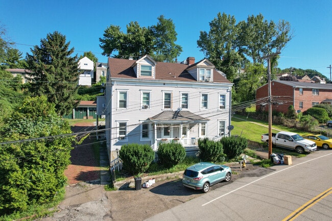 1963-1965 Pittview Ave in Pittsburgh, PA - Foto de edificio - Building Photo