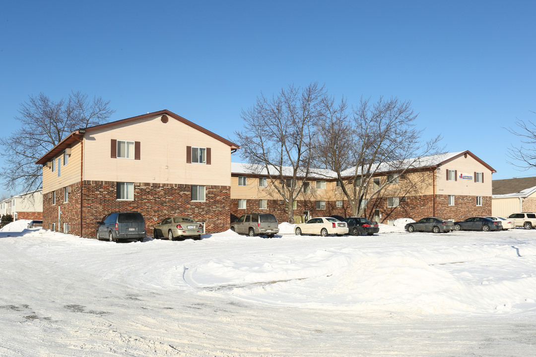 Bardaville Apartments in Lansing, MI - Building Photo