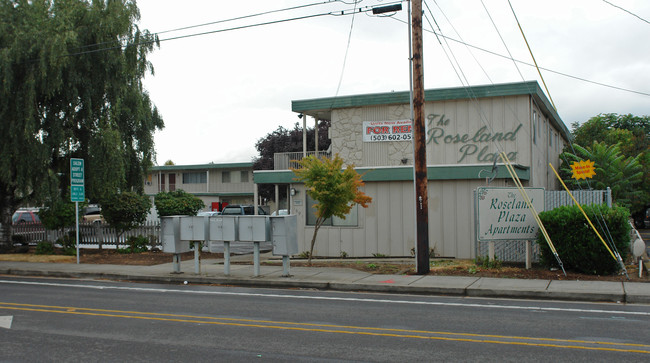 Villa Rose Apartments in Salem, OR - Building Photo - Building Photo