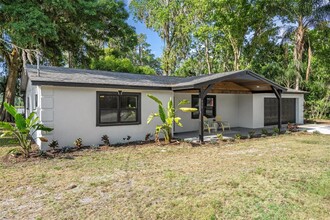 730 Crystal Lake Rd in Lutz, FL - Building Photo - Building Photo