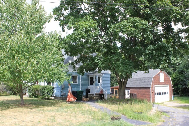 17 Lafrance Ave in Nashua, NH - Building Photo - Building Photo