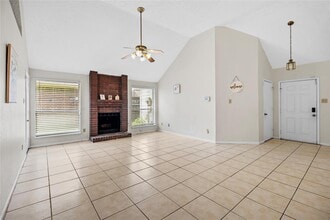 7711 Valera Ln in Houston, TX - Building Photo - Building Photo