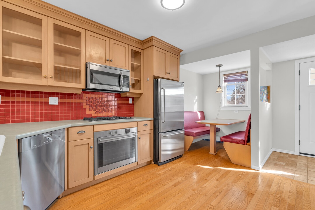 84 Emma St in Guelph, ON - Building Photo