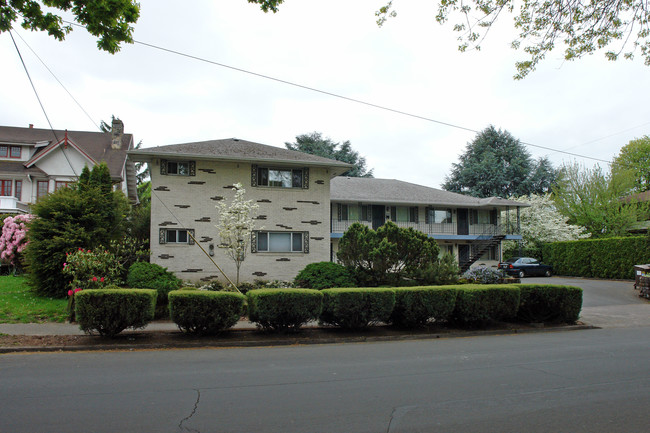 1700-1718 NE Tillamook St in Portland, OR - Building Photo - Building Photo