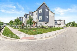 2936 W New York St in Indianapolis, IN - Foto de edificio - Building Photo