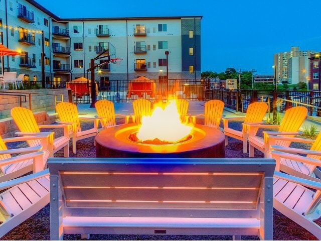 SPACES in Omaha, NE - Foto de edificio