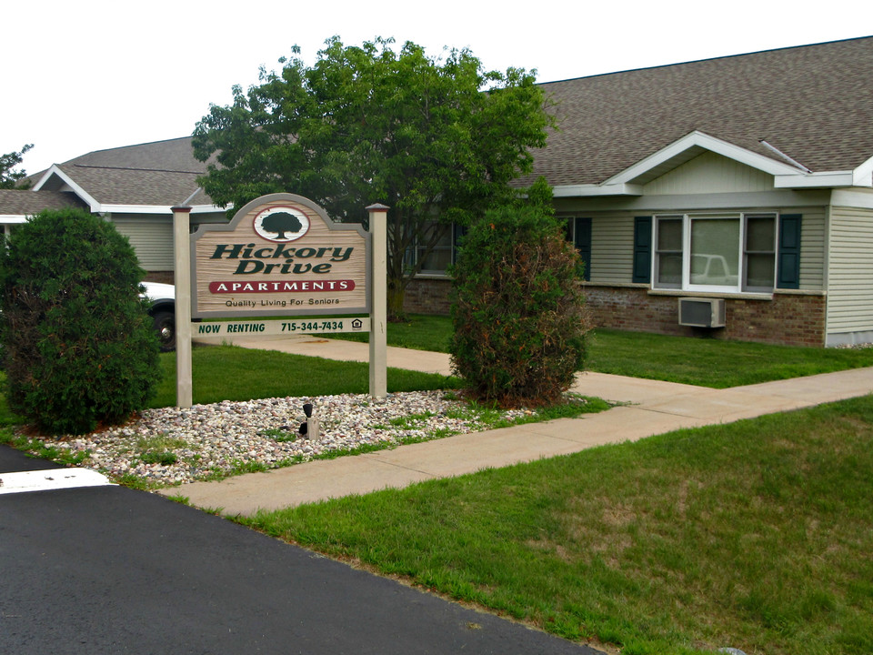 Hickory Drive and Pinecrest Apartments Photo