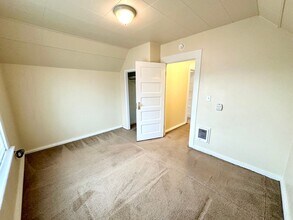 302 W 2nd St in Cle Elum, WA - Building Photo - Building Photo