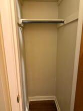 1064 Anderson Ferry Rd, Unit 2 in Cincinnati, OH - Foto de edificio - Building Photo