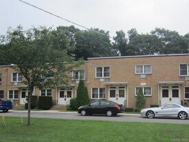 3620 Park Ave in Wantagh, NY - Building Photo