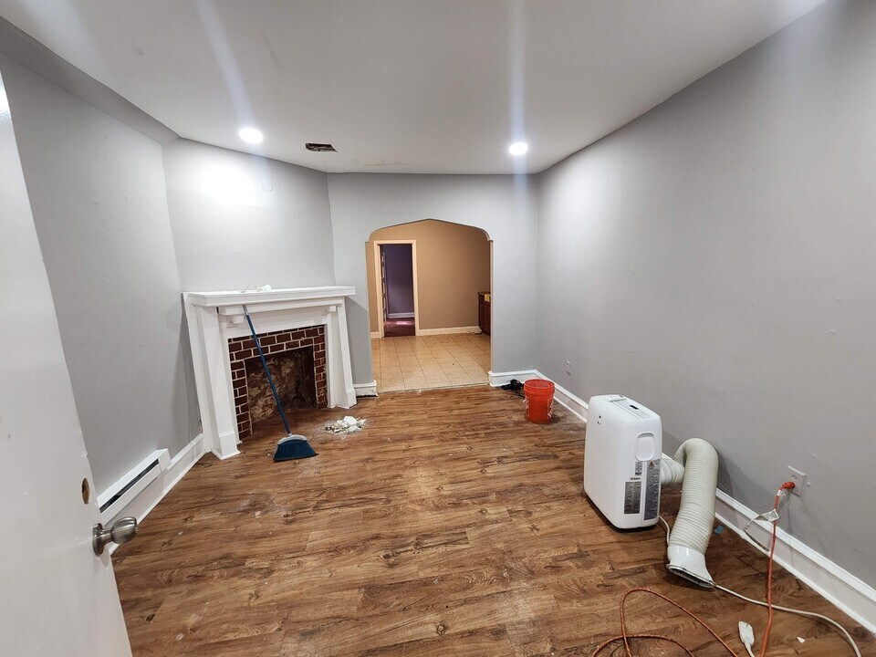 6248 Spruce St in Philadelphia, PA - Building Photo
