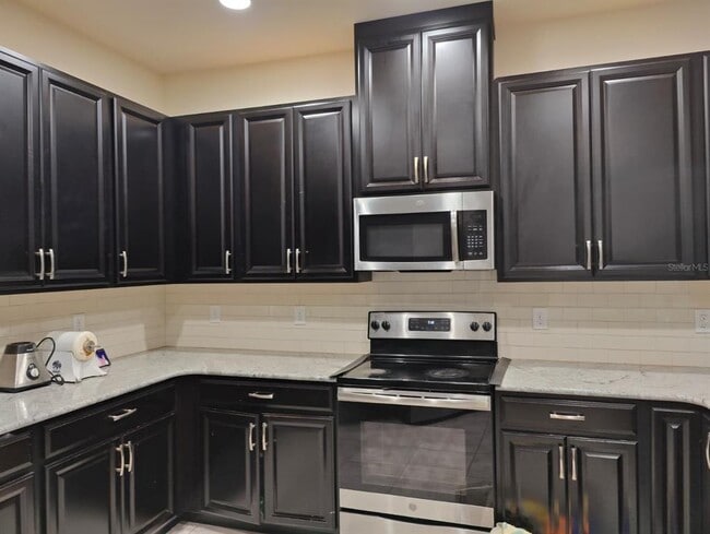 600 Red Rose Ln in Sanford, FL - Building Photo - Building Photo