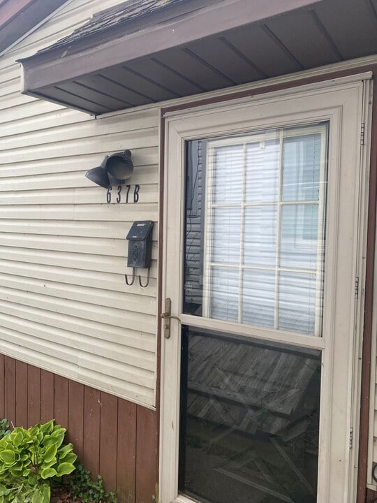 637 E Wheeling St in Lancaster, OH - Foto de edificio
