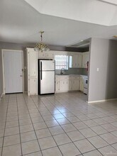 2205 N Erica St in Pharr, TX - Foto de edificio - Building Photo