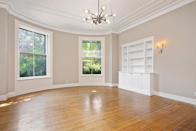 352 Beacon St, Unit 3, Unit 3