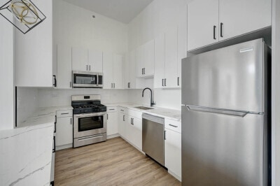 4749 N Western Ave, Unit 205