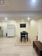 168 Timpson Dr in Aurora, ON - Building Photo - Building Photo