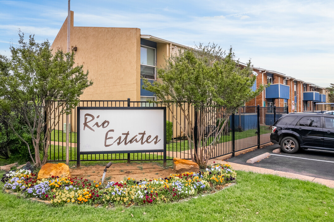 Rio Estates Apartments in Dallas, TX - Building Photo