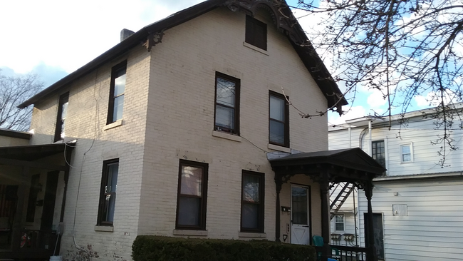 16 Oak St, Unit 16 Oak Street up