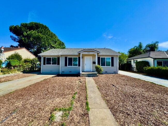 15110 Woodard Rd in San Jose, CA - Building Photo - Building Photo