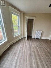 15 Freeman Pl in Hamilton, ON - Building Photo - Building Photo
