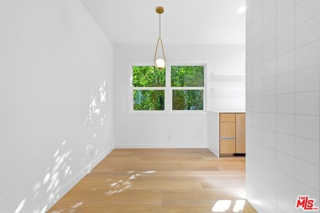 612 Huntley Dr in West Hollywood, CA - Building Photo - Building Photo