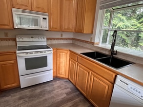 4419 178th Ave Ct E in Bonney Lake, WA - Building Photo - Building Photo