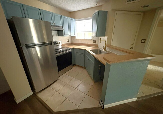 1940 Lake Atriums Cir in Orlando, FL - Foto de edificio - Building Photo