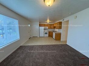 318 Pioneer Rd, Unit 203 in Rexburg, ID - Building Photo - Building Photo