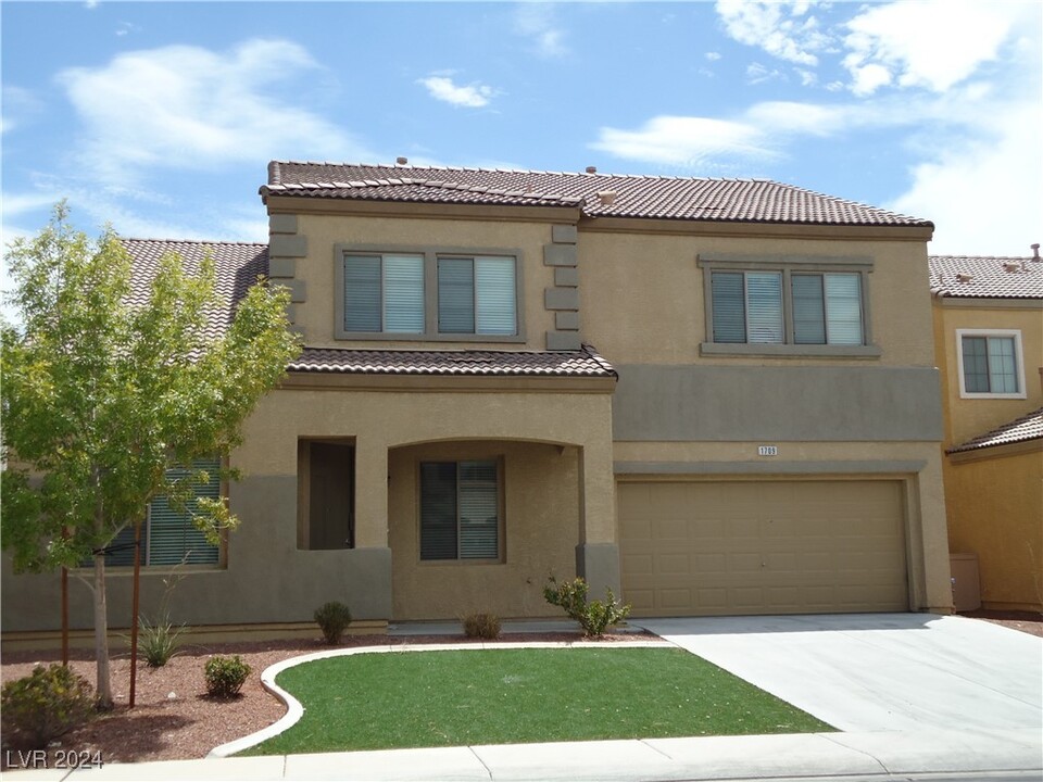 1709 Patrick Thomas Ct in North Las Vegas, NV - Building Photo